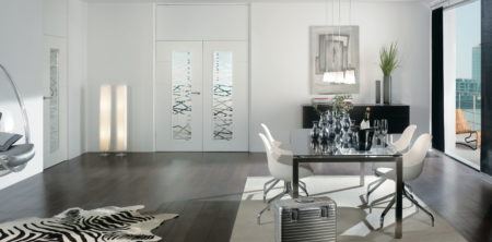 0476_L_Tuerelemente_designorientierte_Wohnform_ROYAL_(Glas_Mikado),_geschosshoch_Drehtueren_1-flg.+WindfangxOberblende