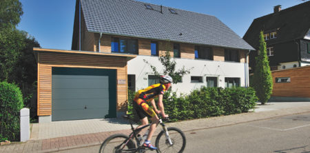 Garagentore und Antriebe