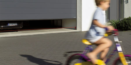 Garagentore und Antriebe